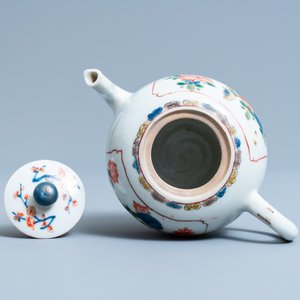 Een Chinese famille verte theepot met een vogel op een bloesemtak, Kangxi — foto 6