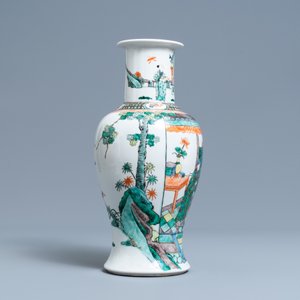 Een Chinese famille verte vaas met figuratief decor, 19e eeuw — foto 2