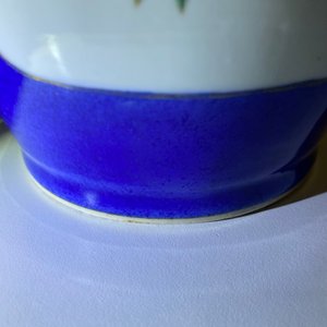 Een Chinese famille verte vaas met poederblauwe fondkleur, 19e eeuw — foto 8