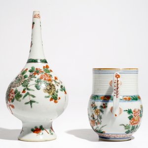 Een Chinese famille verte watersprenkelaar en een kroes, Kangxi — foto 5