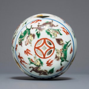 Een Chinese famille verte wierookhouder, Xuande merk, 19/20e eeuw — foto 6