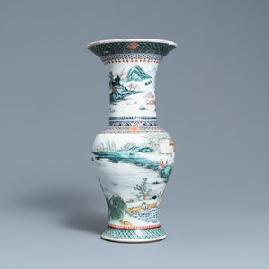 Een Chinese famille verte 'yenyen' vaas met decor van de rijstproductie en een grote blauw-witte schotel, 19e eeuw — foto 5