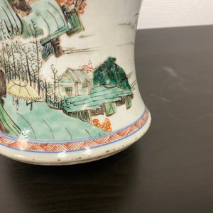 Een Chinese famille verte 'yenyen' vaas met een landschap, Kangxi — foto 21