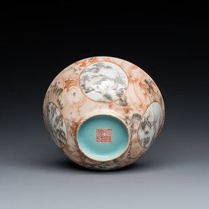 Een Chinese faux-bois kom met grisaille medaillons, Qianlong merk, Republiek — foto 7