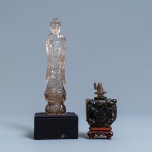Een Chinese figuur van Boeddha en een dekselvaasje in bergkristal, 19/20e eeuw — foto 2