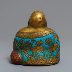 Een Chinese figuur van Boeddha in koper met email, Qianlong — foto 4