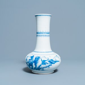 Een Chinese flesvormige blauw-witte vaas, Kangxi — foto 3