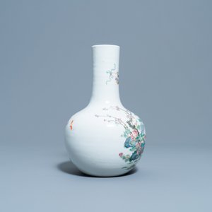 Een Chinese flesvormige famille rose 'kwartel' vaas, Qianlong merk, 19e eeuw — foto 5