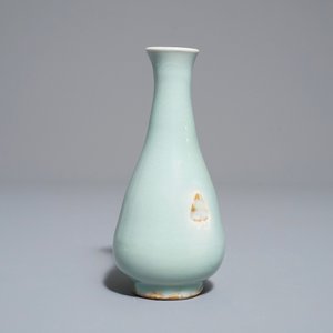 Een Chinese flesvormige qingbai vaas, Yuan of Ming — foto 2