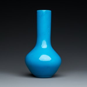 Een Chinese flesvormige vaas in turquoise Peking glas, Qianlong merk en periode — foto 4