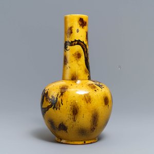 Een Chinese flesvormige vaas met een draak op gele fondkleur, Qianlong merk, 19/20e eeuw — foto 4