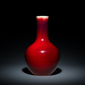 Een Chinese flesvormige vaas met flambé-glazuur, 18/19e eeuw — foto 1