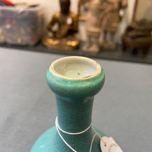 Een Chinese flesvormige vaas met robin's egg glazuur, Qianlong merk, 19/20e eeuw — foto 9