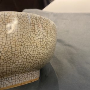 Een Chinese ge-type kom met craquelé glazuur, Yongzheng/Qianlong — foto 10