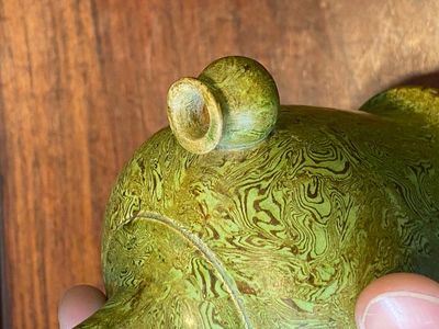Een Chinese geel geglazuurde gemarmerde dekseldoos en een groen geglazuurde gemarmerde kan, Tang/Song — foto 7