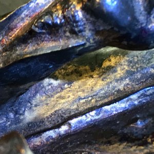 Een Chinese gelakt en verguld bronzen figuur van Guanyin op een lotustroon, Ming — foto 24