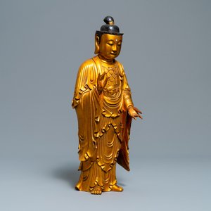 Een Chinese gelakte en vergulde houten figuur van Boeddha, 18/19e eeuw — foto 1