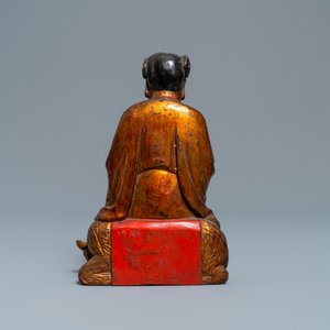 Een Chinese gelakte en vergulde houten figuur van een jongen op een os, 18/19e eeuw — foto 4