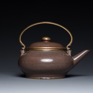 Een Chinese gepolijste Yixing steengoed theepot voor de Thaise markt, 19e eeuw — foto 4