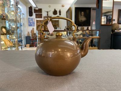 Een Chinese gepolijste Yixing steengoed theepot voor de Thaise markt, 19e eeuw — foto 2