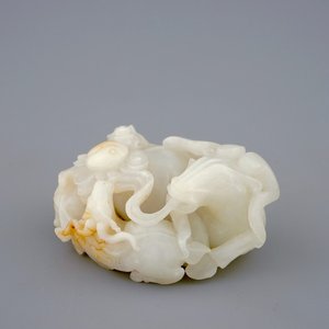 Een Chinese gesculpteerde groep van drie rammen in witte jade, 19/20e eeuw — foto 1