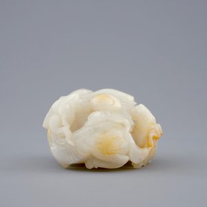 Een Chinese gesculpteerde groep van drie rammen in witte jade, 19/20e eeuw — foto 3