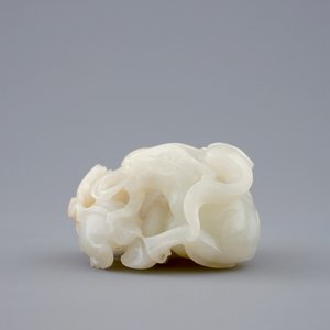 Een Chinese gesculpteerde groep van drie rammen in witte jade, 19/20e eeuw — foto 5