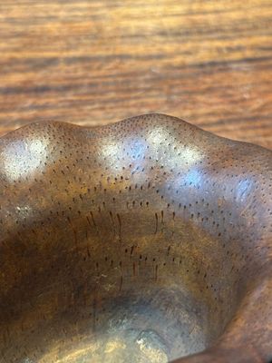 Een Chinese gestoken lotusbladvormige bamboehouten 'libation cup', 17/18e eeuw — foto 6
