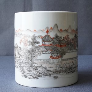 Een Chinese grisaille en ijzerrode penselenpot, Ju Ren Tang merk, Republiek, 20e eeuw — foto 11