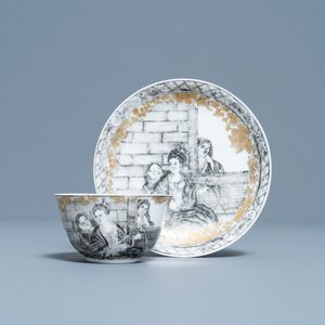 Een Chinese grisaille en vergulde kop en schotel met Europees decor, Qianlong — foto 1
