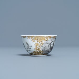 Een Chinese grisaille en vergulde kop en schotel met Europees decor, Qianlong — foto 7