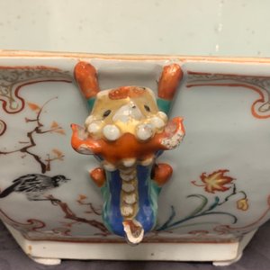 Een Chinese hexagonale famille rose terrine op onderschotel, Qianlong — foto 16