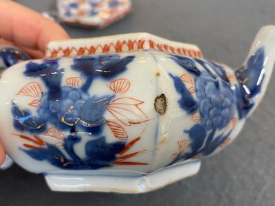 Een Chinese hexagonale Imari-stijl theepot met deksel, Kangxi — foto 12