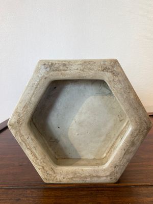 Een Chinese hexagonale verte biscuit vaas, 19e eeuw — foto 6