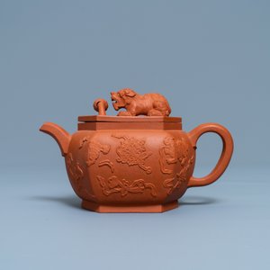Een Chinese hexagonale Yixing steengoed theepot met deksel, Kangxi — foto 2