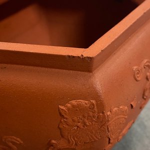 Een Chinese hexagonale Yixing steengoed theepot met deksel, Kangxi — foto 29
