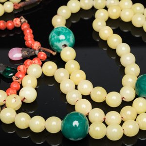 Een Chinese hofketting met glazen parels, 19e eeuw — foto 3