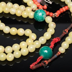 Een Chinese hofketting met glazen parels, 19e eeuw — foto 4
