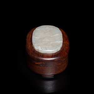 Een Chinese houten dekseldoos met een 'kwartel' plaquette in witte jade, 18/19e eeuw — foto 3