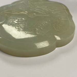Een Chinese houten dekseldoos met een 'ruyi' plaquette in witte jade, 18/19e eeuw — foto 18