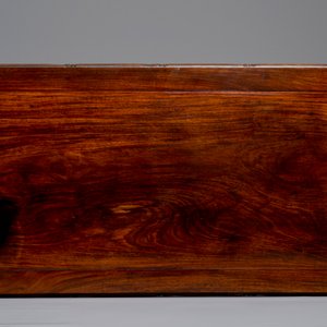 Een Chinese houten étagère, 19/20e eeuw — foto 7