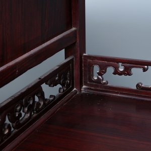 Een Chinese houten etagère, Republiek — foto 10