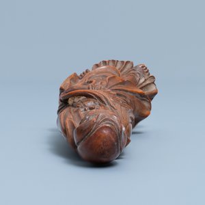 Een Chinese houten figuur van Guanyin, 18/19e eeuw — foto 5