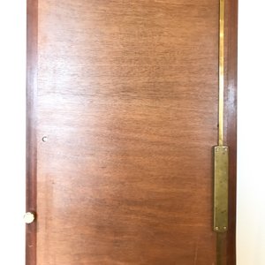 Een Chinese houten kast met 23 qianjiang cai plaquettes, 19/20e eeuw — foto 69
