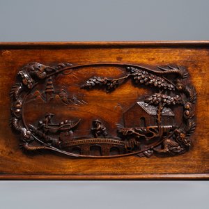 Een Chinese houten koffer op sokkel, 19/20e eeuw — foto 6
