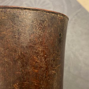 Een Chinese houten penselenbeker, Ming — foto 16