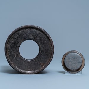 Een Chinese houten penselenbeker, Ming — foto 7