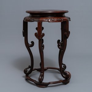 Een Chinese houten sokkel, 19/20e eeuw — foto 5