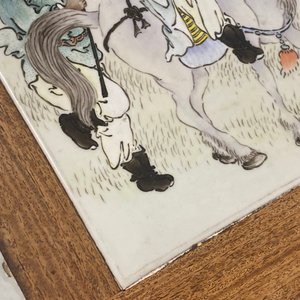 Een Chinese houten tafel met drie qianjiang cai plaquettes, 19/20e eeuw — foto 27