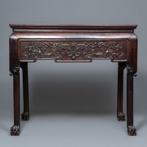 Een Chinese houten tafel met marmeren bovenblad, 19/20e eeuw — foto 5